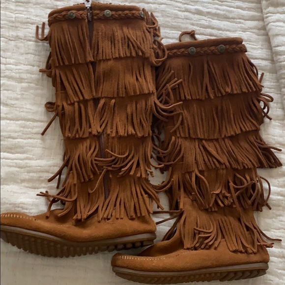 Minnetonka fringe moccasins - Picture 2 of 5